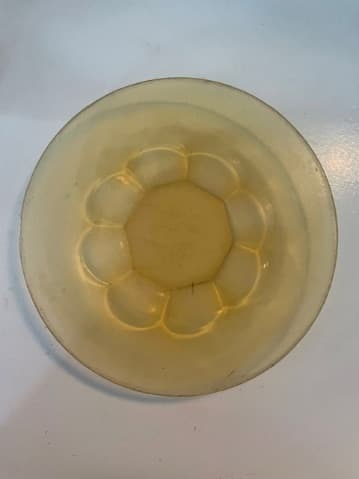 Het bordje voor de medicijnen met liquid snack